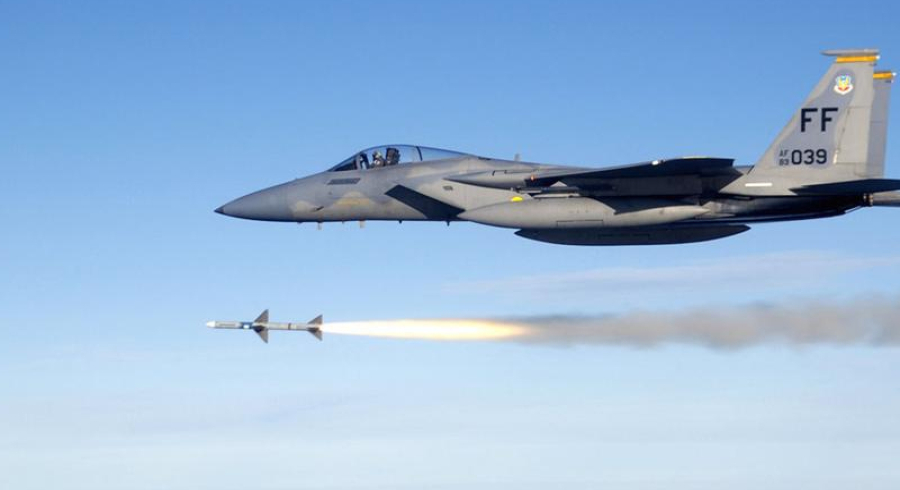 هێرشی ئاسمانی کرایە سەر سێ بنکەی حەشدی شەعبی و چەند چەکدارێک کوژران و بریندار بوون