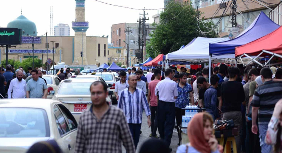 لەنێوان گوزەرانی سەختی هاووڵاتییان و تەراتێنی گەندەڵکاراندا 