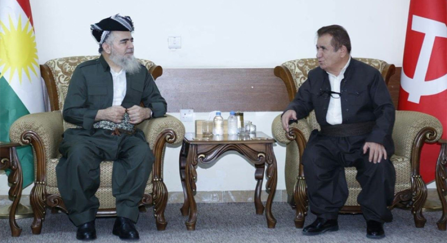 كۆمەڵی دادگەری و حیزبی شیوعی لەسەر كاراكردنەوەی پەرلەمان و بژێوی خەڵك كۆبوونەوە