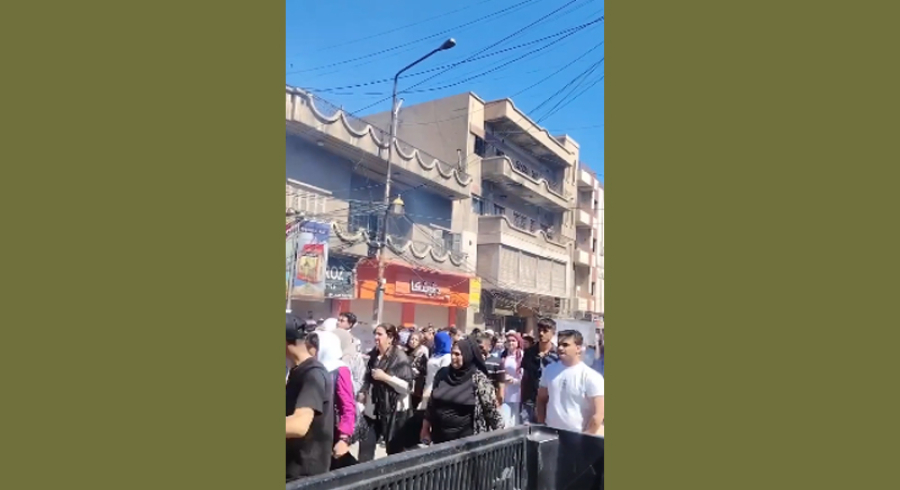 خۆپیشاندان لە قامشلو دژی پشتگوێخستنی زمانی کوردی و گومان لە نیازی شەرع